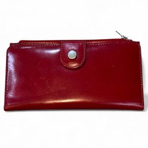 Mundi | Slim Clutch Leather Long Wallet with Tab in Red